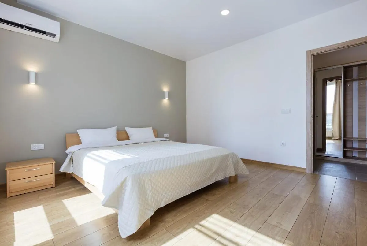 45 Kyiv Lovely Apartment In Nyvky Park Ucrania